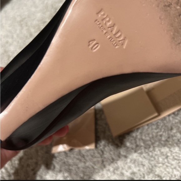 Authentic PRADA peep-toe pumps Size 40 - Picture 5 of 5